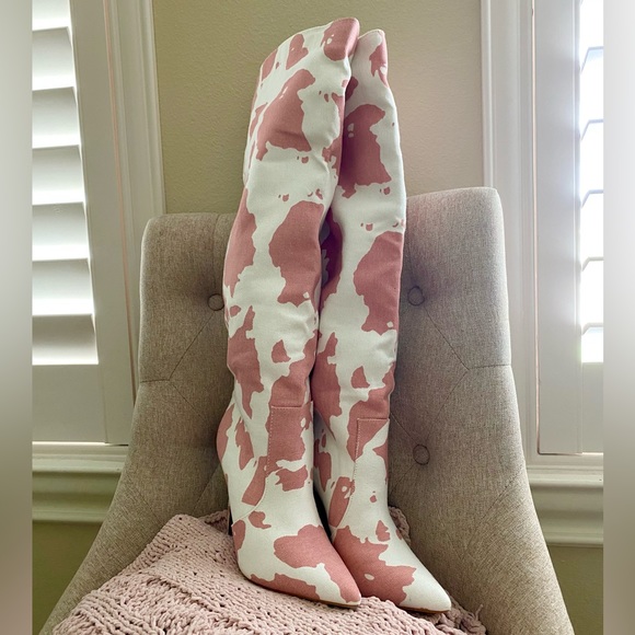 pink cow print boots perfect for rodeo season 🤠 or a pink cowgirl costume! 🌸🌸 - Picture 1 of 3